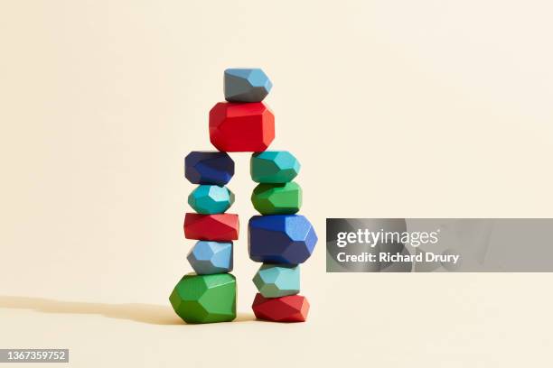 conceptual image of geometric pebbles - help:category stockfoto's en -beelden