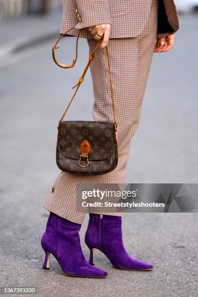 62,507 Louis Vuitton Model Stock Photos, High-Res Pictures, and
