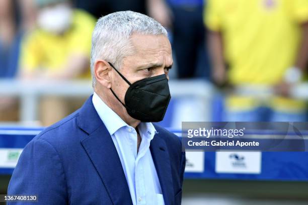 Head coach of Colombia Reinaldo Rueda looks on before a match between Colombia and Peru as part of FIFA World Cup Qatar 2022 Qualifiers at Roberto...