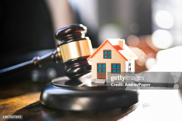 luxury home auction