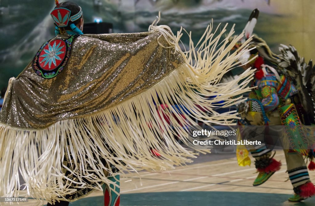 Powwow, Pow wow bailarines