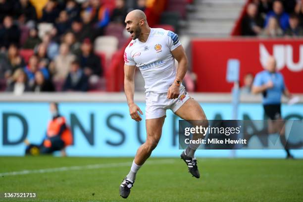 Olly Woodburn of Exeter Chiefs celebrates scoring his sides first try during the Gallagher Premiership Rugby match between London Irish and Exeter...