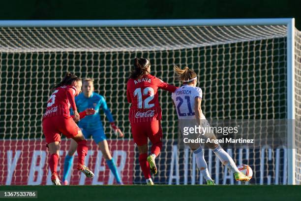 Claudia Zornoza of Real Madrid scores her team's second goal during the Primera Iberdrola match between Real Madrid and Sevilla FC at Estadio Alfredo...