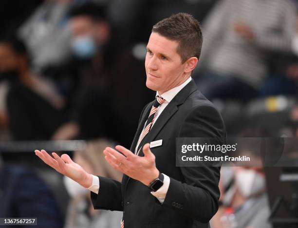 Jaka Lakovic, head caoch of Ulm reacts during the BBL game between Hamburg Towers and Ratiopharm Ulm at edel-optics.de Arena on January 29, 2022 in...