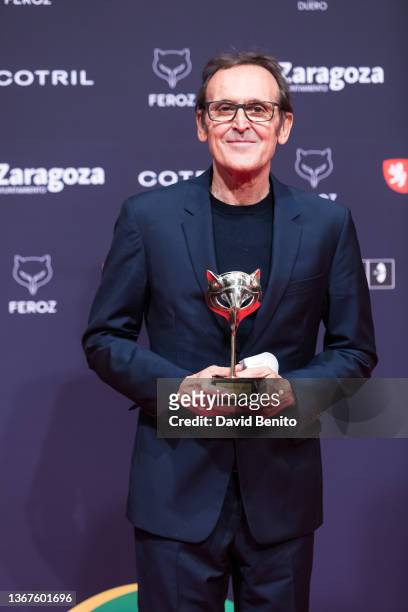 Alberto Iglesias poses in the Press Room after winning the Best Soundtrack Award during 'Feroz Awards' 2022 at Zaragoza's Auditorium on January 29,...