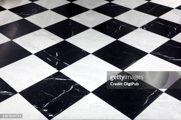 black and white tiled floor - chess board without photos et images de collection