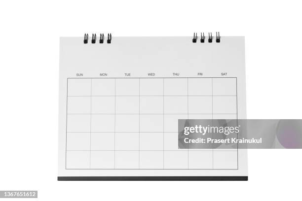 empty dest calendar isolated on white with clipping path - maandelijkse gebeurtenis stockfoto's en -beelden