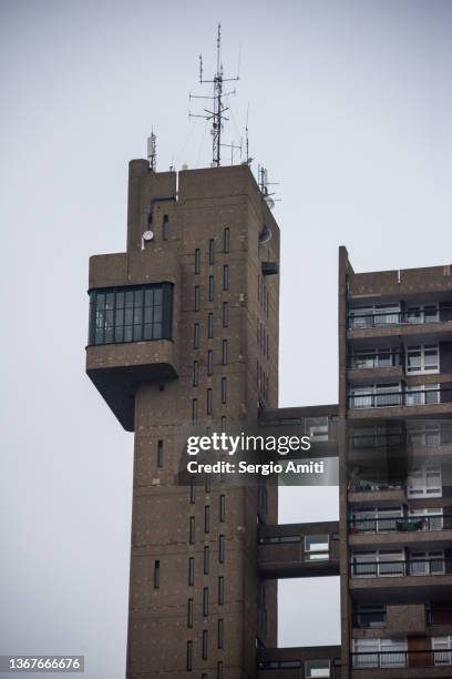 trellick tower access tower - brutalist britain stock pictures, royalty-free photos & images