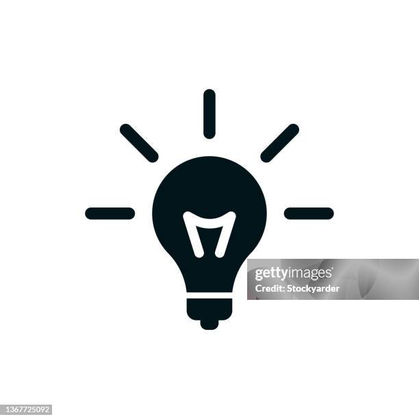 ideenmarketing solid icon - energiespar glühbirne stock-grafiken, -clipart, -cartoons und -symbole