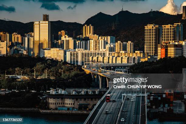 traffic in hong kong city - kwai tsing stock pictures, royalty-free photos & images