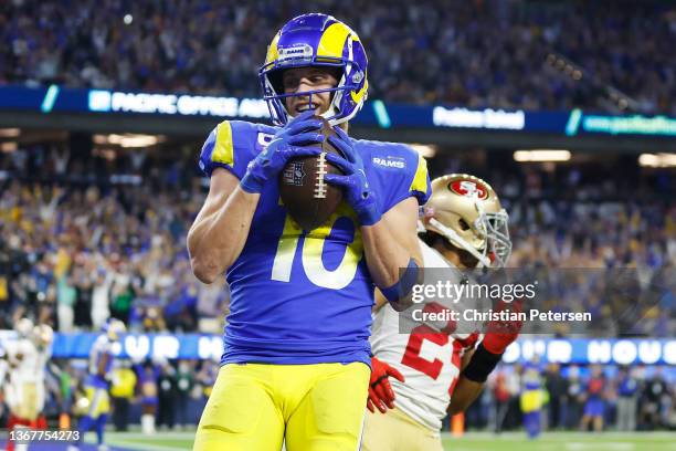 Cooper Kupp of the Los Angeles Rams catches an 11 yard touchdown in the fourth quarter against the San Francisco 49ers in the NFC Championship Game...