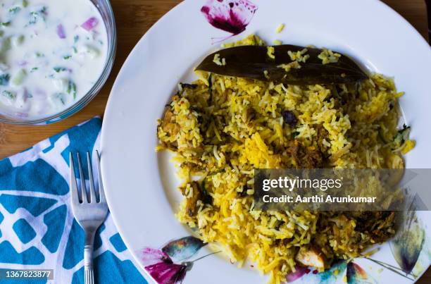 chicken dum biriyani - biriyani stockfoto's en -beelden