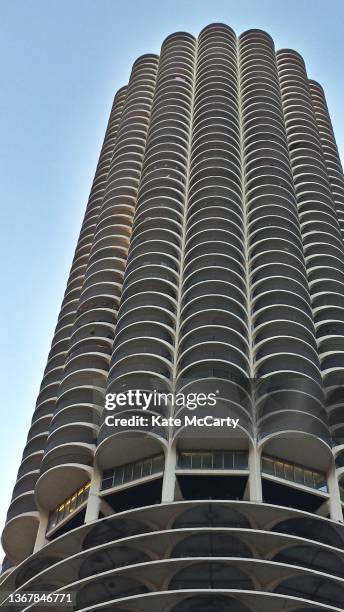 marina city tower - chicago neighborhood stock-fotos und bilder