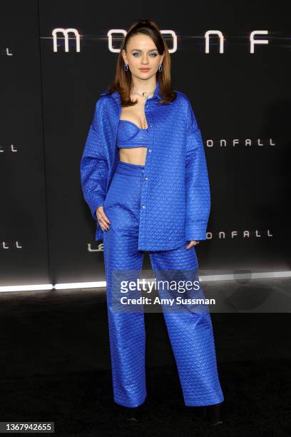Joey King attends the Los Angeles premiere of "Moonfall" at TCL Chinese Theatre on January 31, 2022 in Hollywood, California.