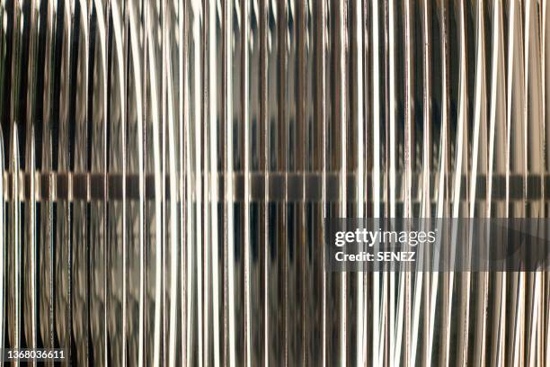 luminous lines on the glass, textured glass - changer de forme photos et images de collection