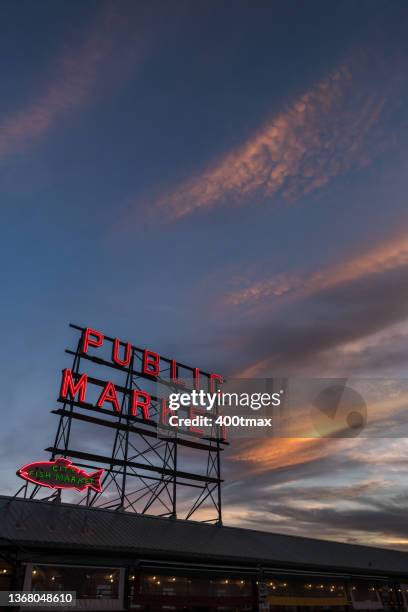 market - pike place market sign stockfoto's en -beelden