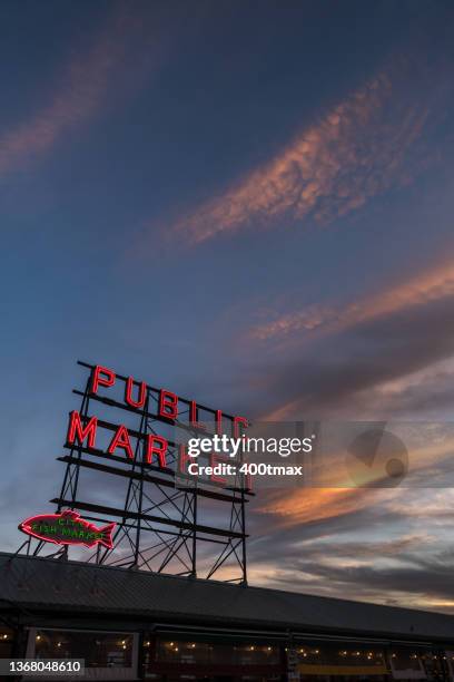 market - pike place market sign stock pictures, royalty-free photos & images