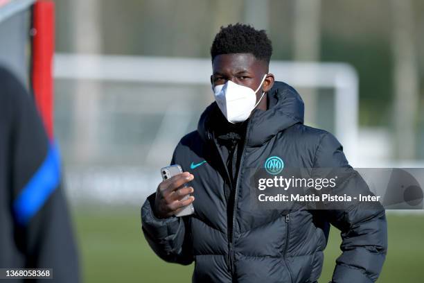 Enoch Owusu of FC Internazionale looks on before the campionato Primavera 1 match between FC Internazionale and AC Milan at Centro Sportivo Vismara...