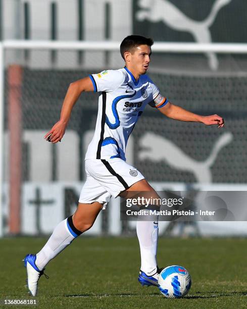 Mattia Sangalli of FC Internazionale in action during the campionato Primavera 1 match between AC Milan U19 and FC Internazionale U19 at Centro...