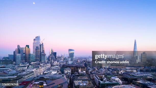 high angle panoramic cityscape of london skyline at dusk - london view fotografías e imágenes de stock