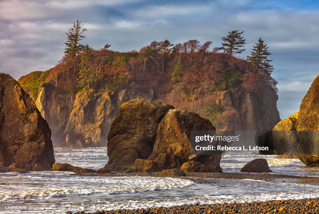 Ruby Beach Sea Stacks High-Res Stock Photo - Getty Images