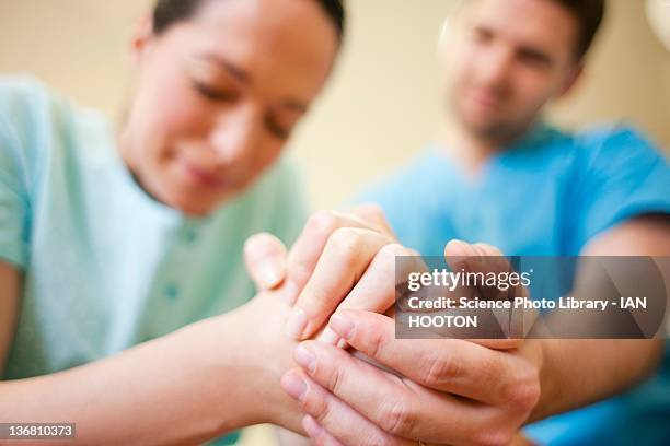 birthing centre - muskelkontraktion stock-fotos und bilder