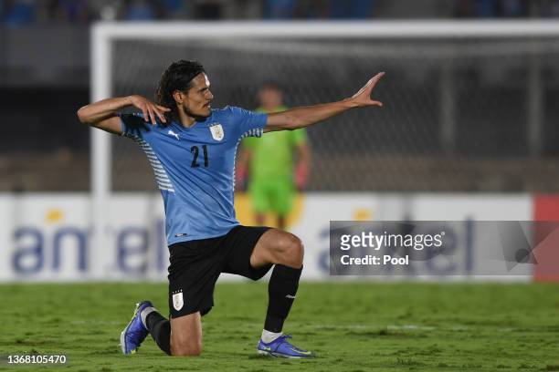 Edinson Cavani of Uruguay celebrates after scoring the third goal of his team during a match between Uruguay and Venezuela as part of FIFA World Cup...