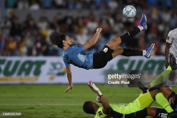 Edinson Cavani of Uruguay shoots to score the third goal of his team during a match between Uruguay and Venezuela as part of FIFA World Cup Qatar...