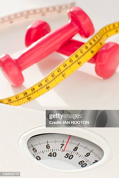 weight loss, conceptual image - grupo pequeno de objetos imagens e fotografias de stock
