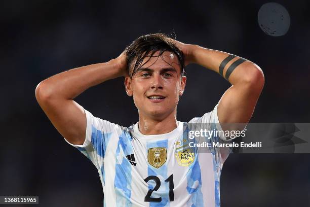 Paulo Dybala of Argentina reacts during a match between Argentina and Colombia as part of FIFA World Cup Qatar 2022 Qualifiers at Mario Alberto...