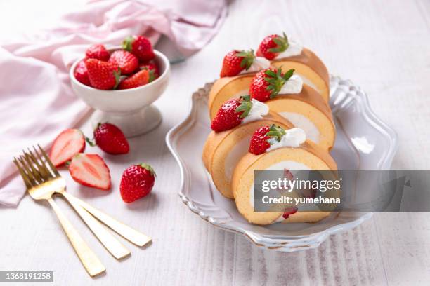 strawberry swiss roll cake with whipped cream - strawberry shortcake stock pictures, royalty-free photos & images