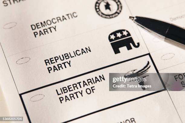 close-up of voting ballot - republican party 個照片及圖片檔