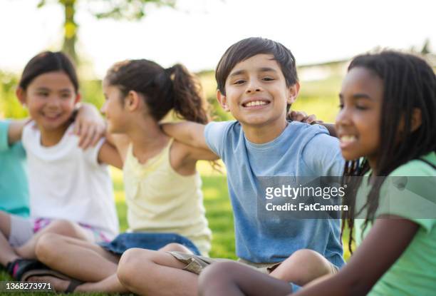 elementary students outside - summer school stock pictures, royalty-free photos & images