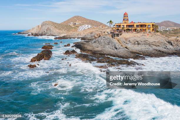 incoming waves at los cerritos beach - todos santos mexico fotografías e imágenes de stock