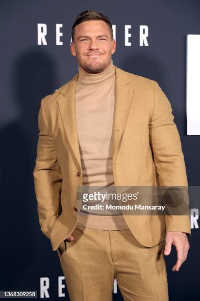 Alan Ritchson attends the premiere of Amazon Prime's new series "Reacher" at The Grove on February 02, 2022 in Los Angeles, California.