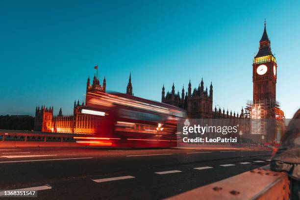 london cityscape at dusk - big ben night stock pictures, royalty-free photos & images