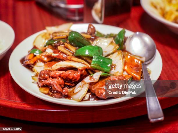 sauté sliced beef in oyster sauce - chinese food stock pictures, royalty-free photos & images