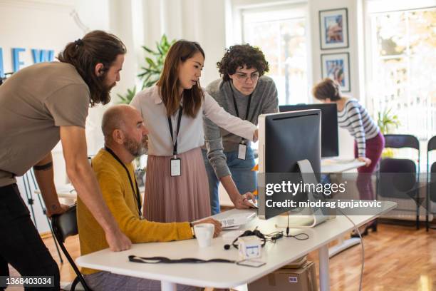Editorial Team Example 12,082 Editorial Staff Stock Photos, High-Res Pictures, and Images ...