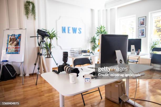 empty, modern news editorial office - editorial office stock pictures, royalty-free photos & images