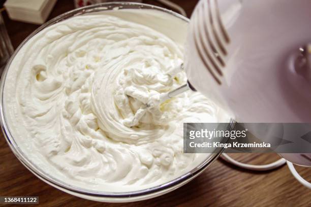 whipped cream - cream dairy product stock-fotos und bilder