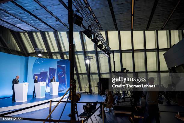 Luis de Guindos , vice president of the European Central Bank and Christine Lagarde, head of the European Central Bank , speak to the media following...