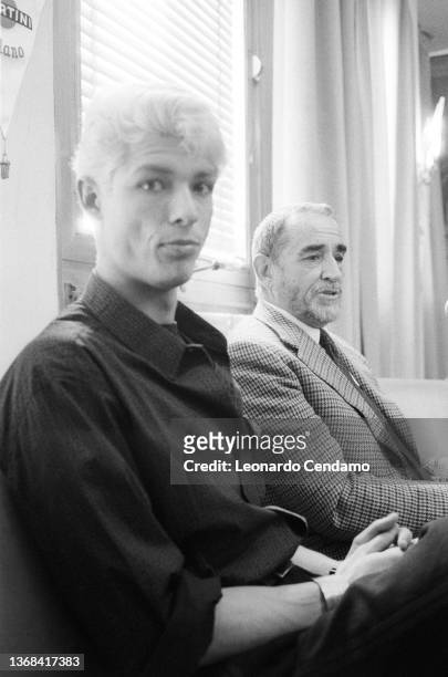 Italian actor Alessandro Gassman with his father, Italian film director and actor Vittorio Gassman, Milan, Italy, 20th October 1986.