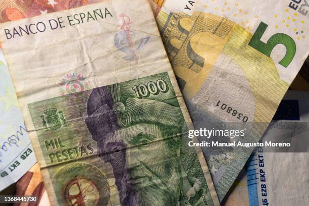 Spanish Note Packet 6,633 Spanish Note Stock Photos, High-Res Pictures, and Images - Getty ...