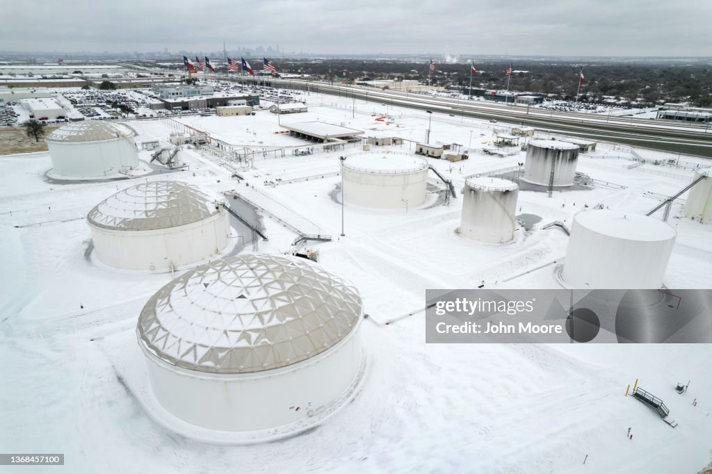 Large Winter Storm Brings Ice And Snow To Large Swath Of Southern States Up Through Northeast