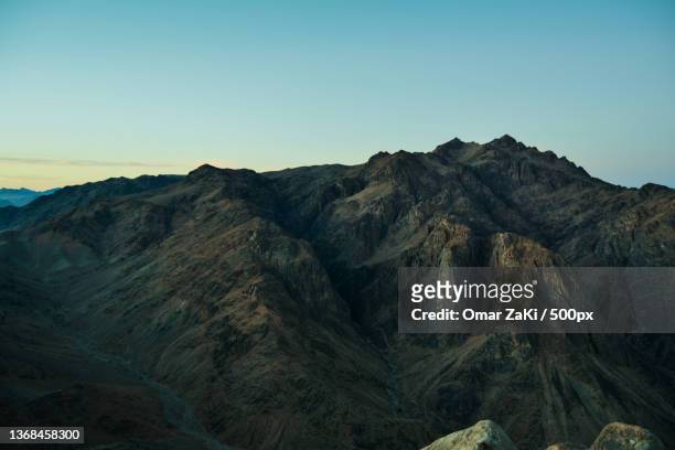 highest summit in egypt,scenic view of mountains against clear sky,qesm nwebaa,south sinai governorate,egypt - tourism in south sinai stock pictures, royalty-free photos & images
