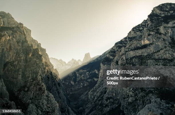 pico urriello,scenic view of mountains against clear sky,principado de asturias,spain - principado de asturias bildbanksfoton och bilder