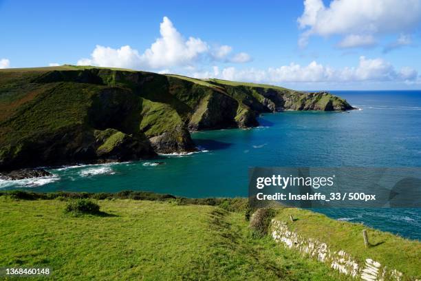 port issac,scenic view of sea against sky,port isaac,united kingdom,uk - port isaac fotografías e imágenes de stock