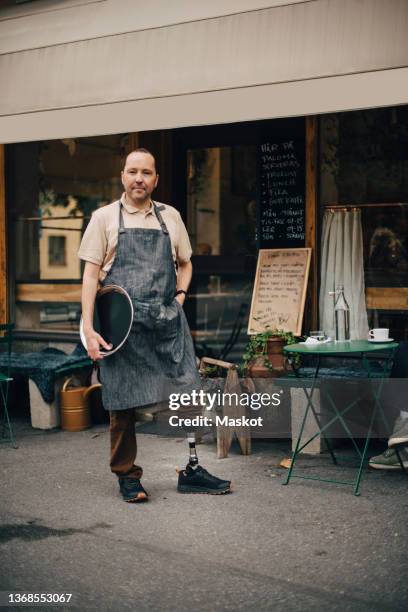 728 One Leg Table Stock Photos, High-Res Pictures, and Images - Getty ...