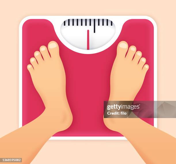 person, die auf einer waage steht und sich selbst wiegt - body conscious stock-grafiken, -clipart, -cartoons und -symbole