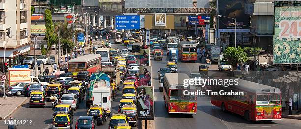 Traffic congestion on downtown highway to Bandra, Andheri and Santacruz and access route to the BKC Complex in Mumbai, India